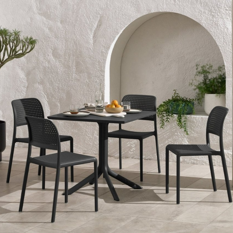 Comedor Moderno para Exterior | Mesa Clip 80x80 + 4 Sillas Bora Negras