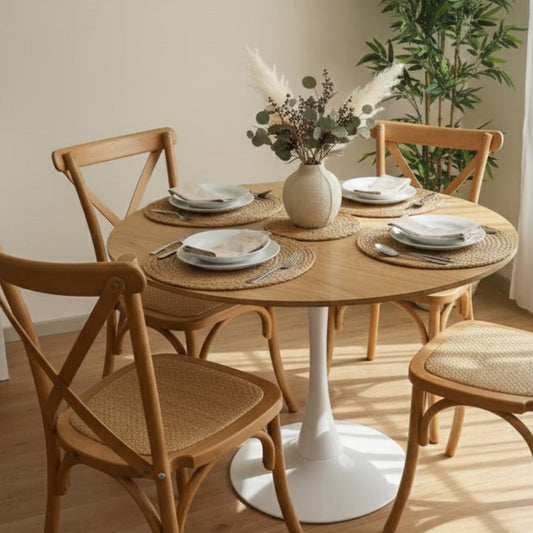 Comedor Mesa Tulip 80 cm (Cubierta Efecto Madera) + 4 Sillas Crossback Natural