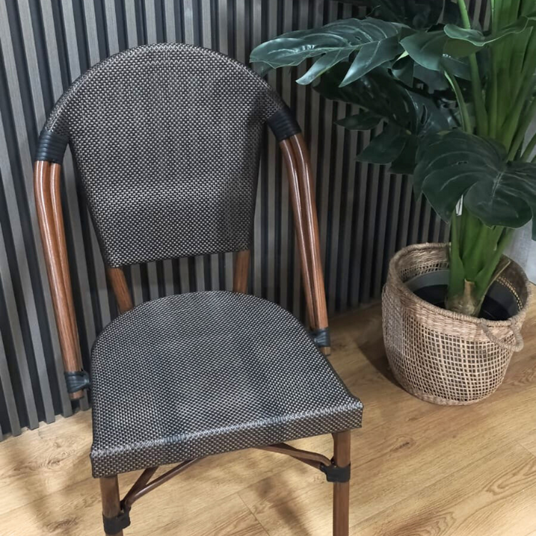 Silla Parisina Lyon Café | Elegancia y Resistencia al Aire Libre