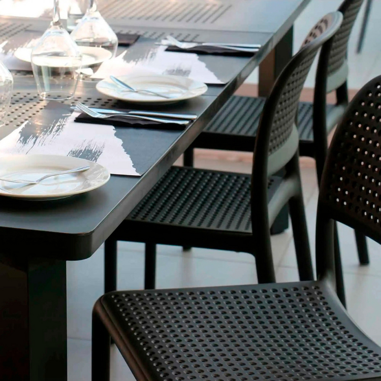 Silla Bora Bristro Negra | Diseño Apilable