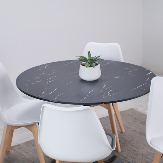 Comedor Mesa Tulip Redonda 100cm Negra + 4 Sillas Tulip Blancas