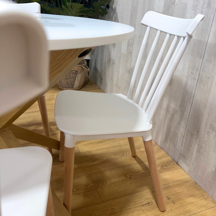 Comedor Mesa Redonda Equiz 100cm Blanca + 4 Sillas Windsor Blanca