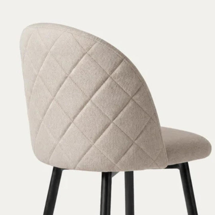 Silla Eloina | Tapizada Lino Arena | Patas Acero Negro