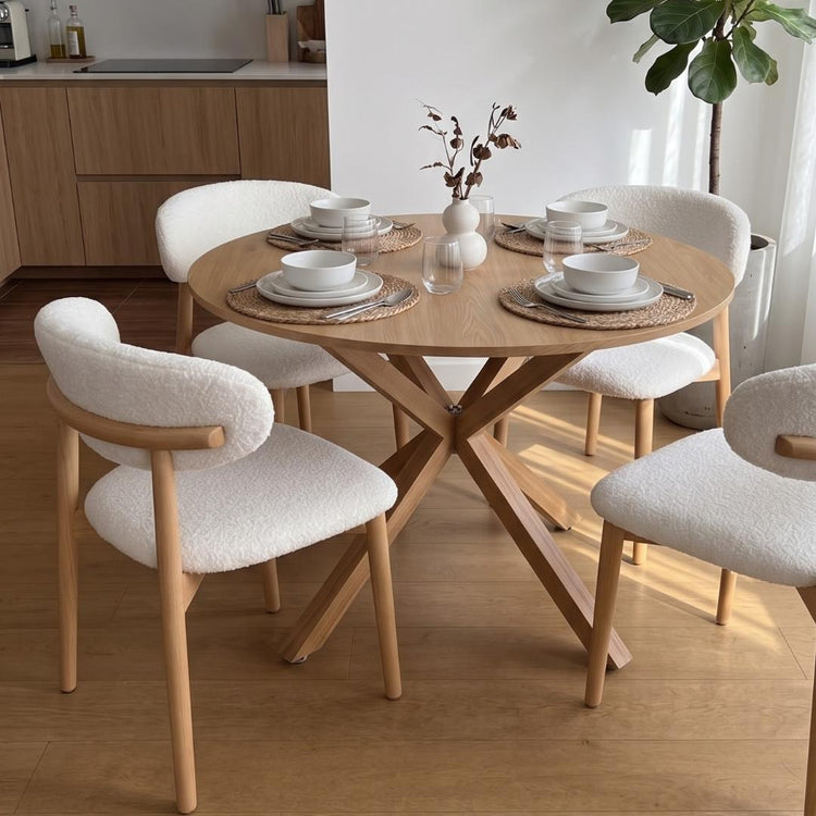 Comedor Mesa Redonda Equiz Wood 100cm | Base X + 4 Silla Makena Blanco Bouclé