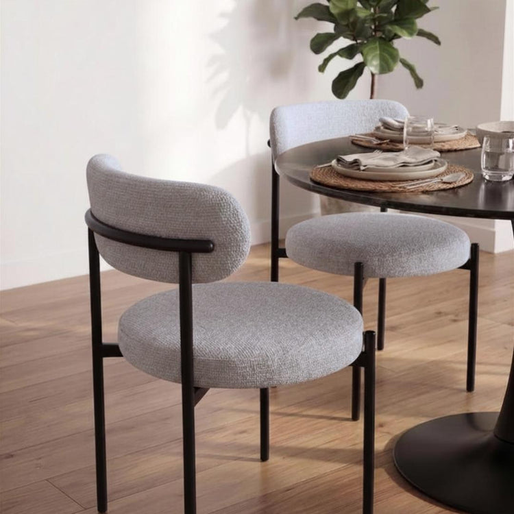 Comedor Mesa Tulip 100 cm | Piedra & Base Negro + 4 Sillas Makena Gris