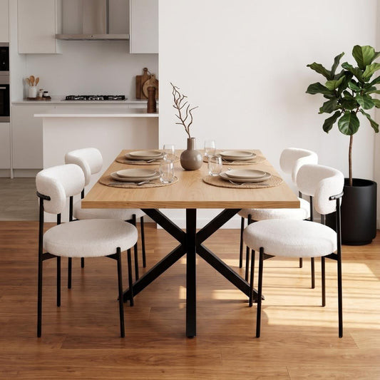 Comedor Mesa Greta Wood 140x90 | Pata Negra + 4 Silla Makena Bouclé Blanco | Metal Negro
