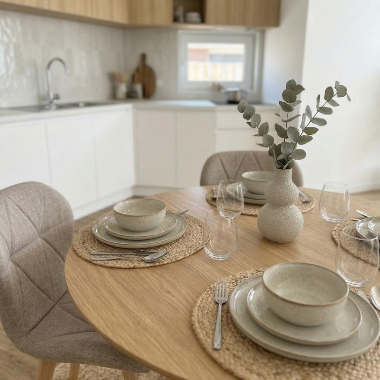 Comedor Mesa Shanna 100cm + 4 Sillón Rubik Beige Lino